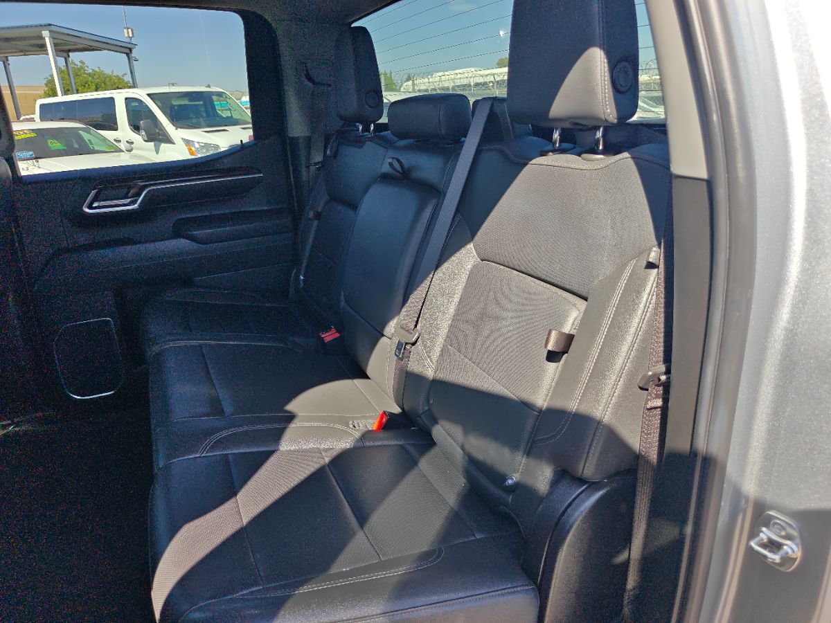 GMC Sierra photo 18
