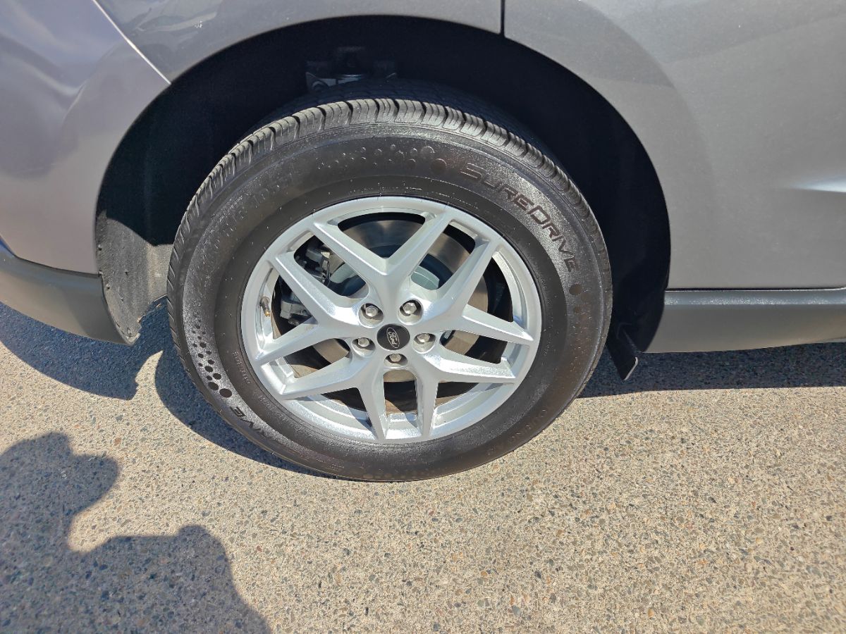 Ford Edge photo 9