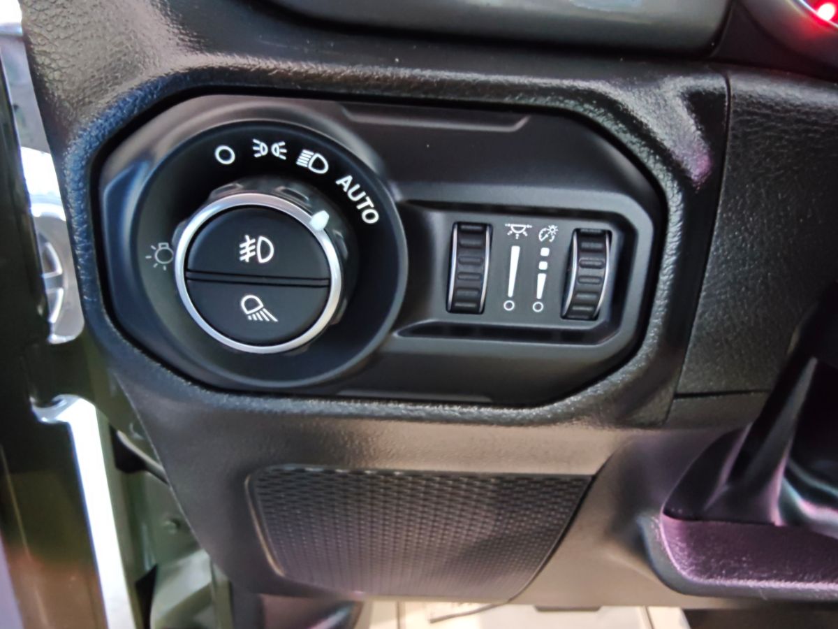 Jeep Gladiator photo 25