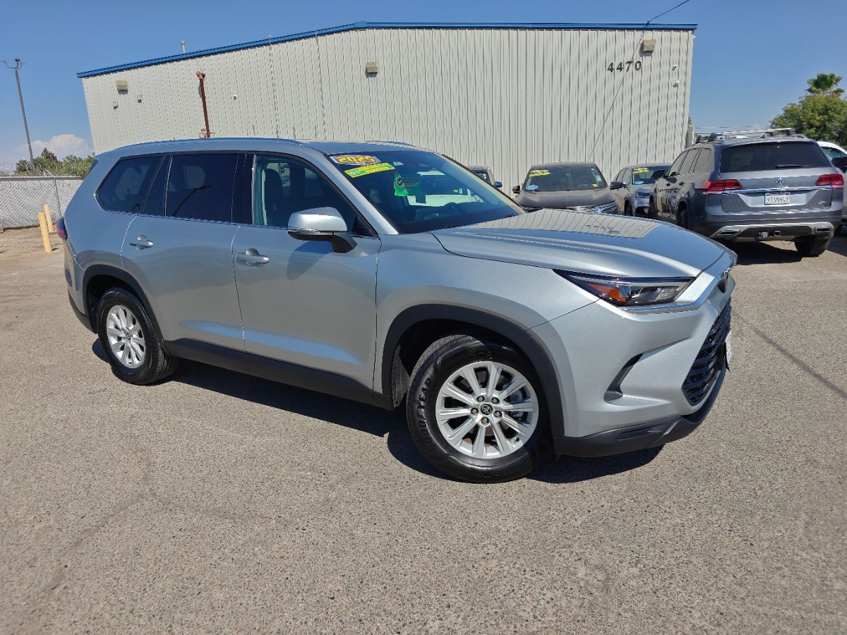 Toyota Grand Highlander photo 2