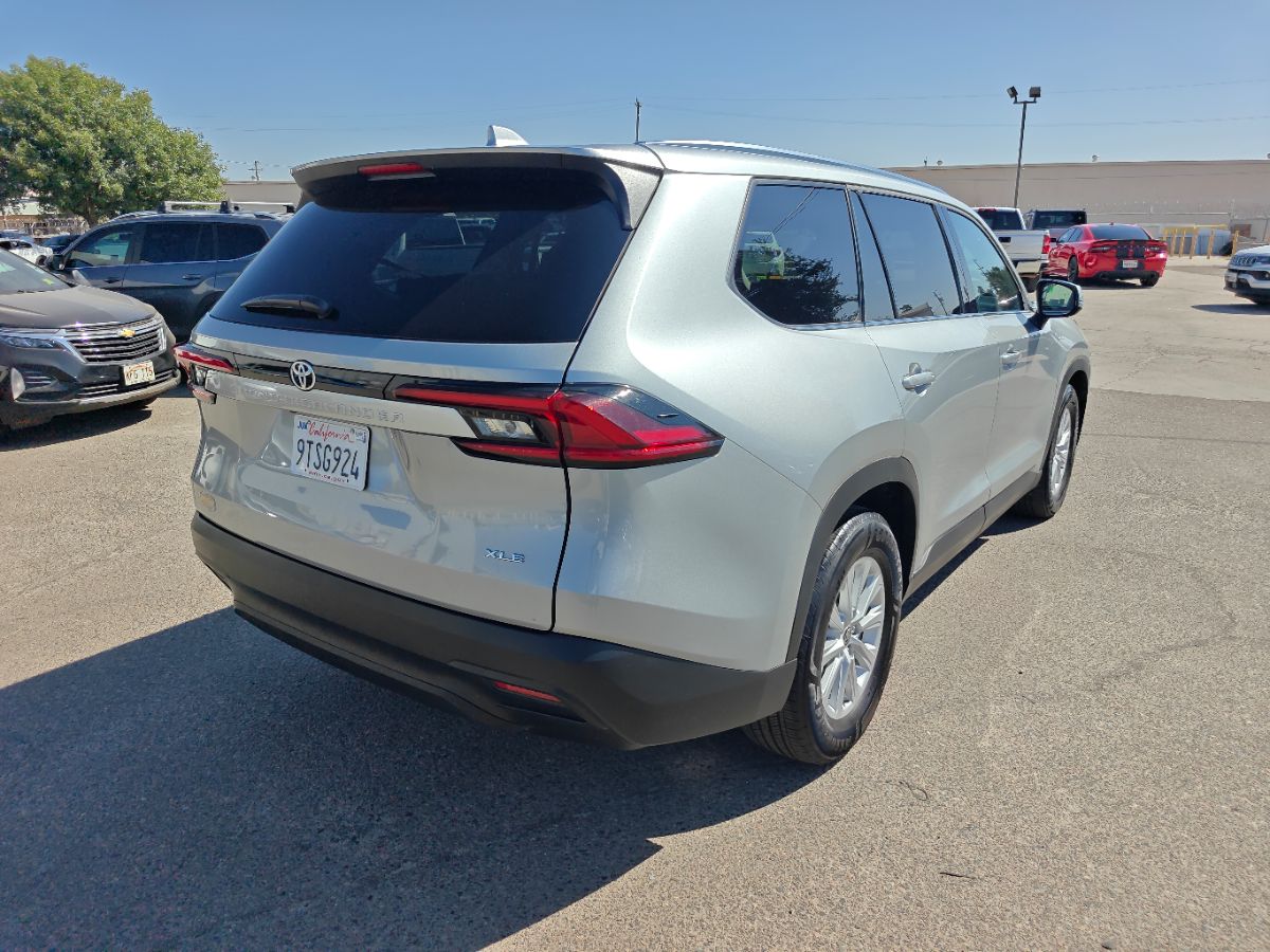 Toyota Grand Highlander photo 10