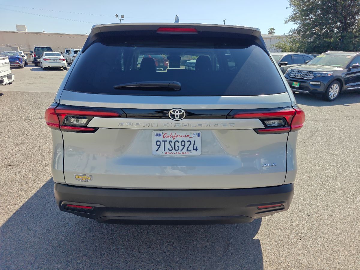 Toyota Grand Highlander photo 11