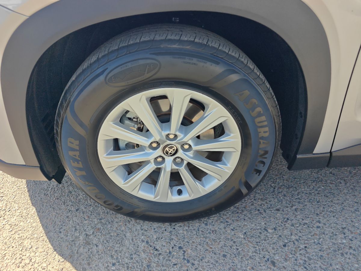 Toyota Grand Highlander photo 18