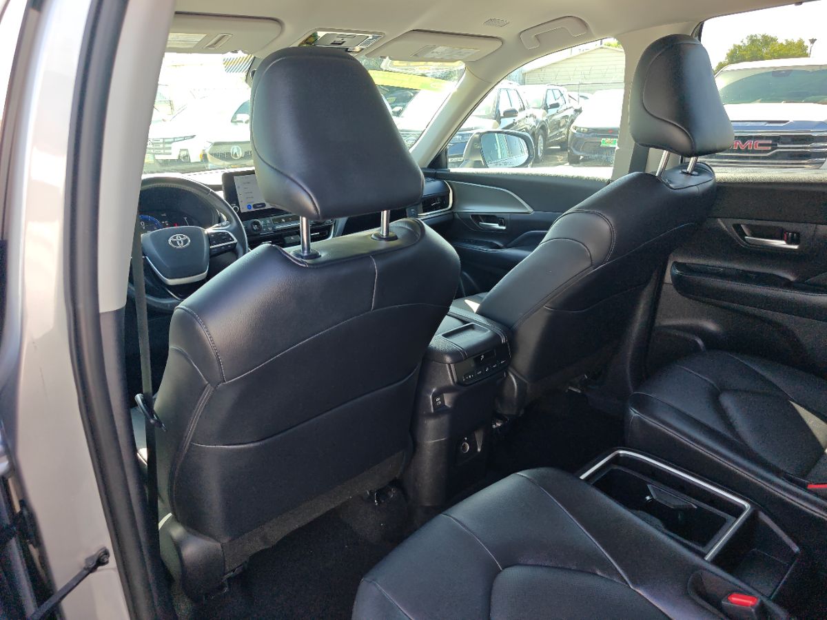 Toyota Grand Highlander photo 21