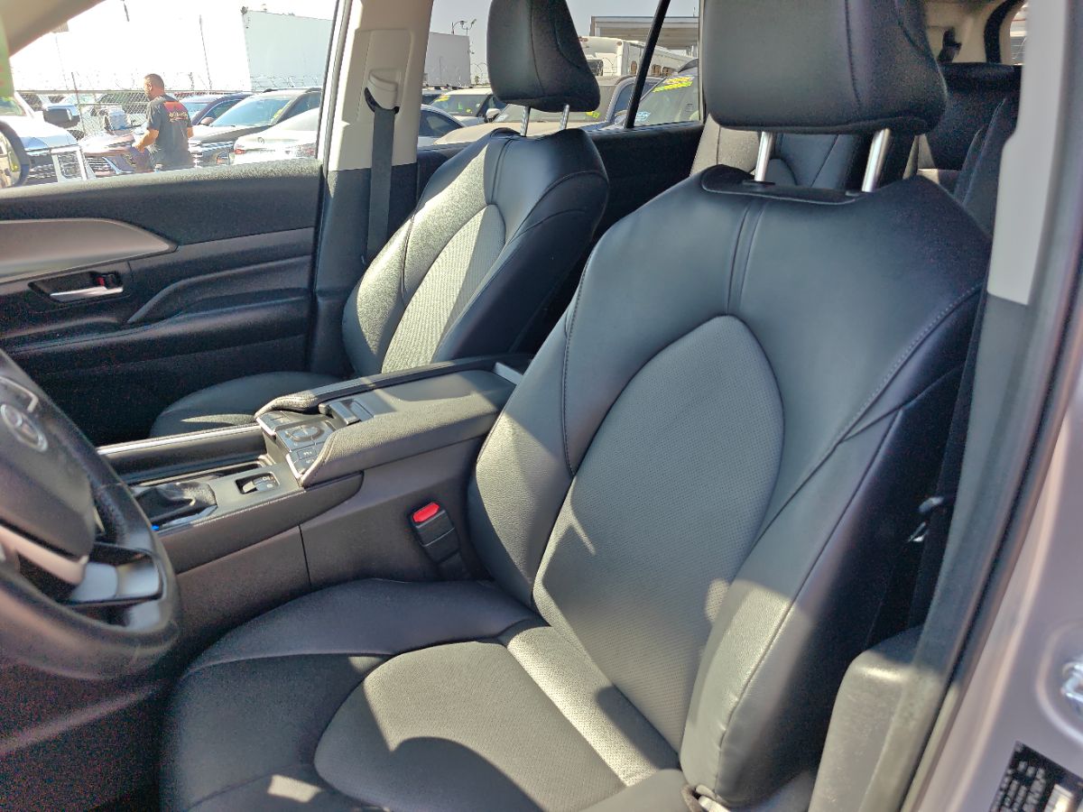 Toyota Grand Highlander photo 25