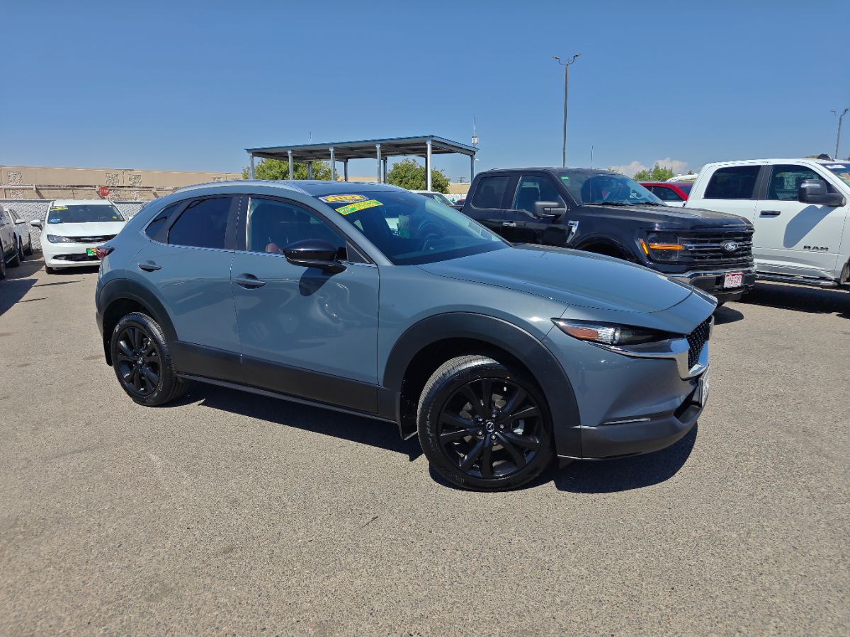 Mazda CX-30 photo 2