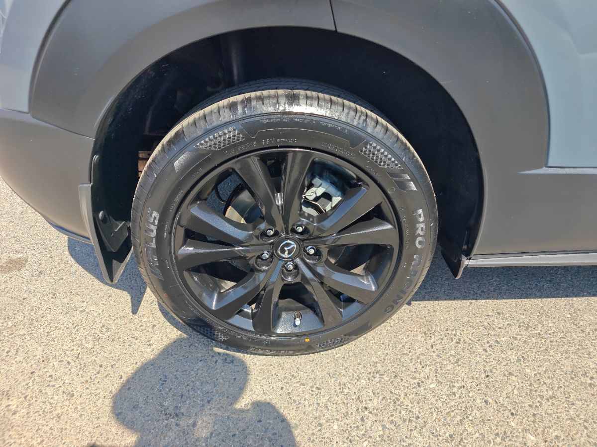 Mazda CX-30 photo 9