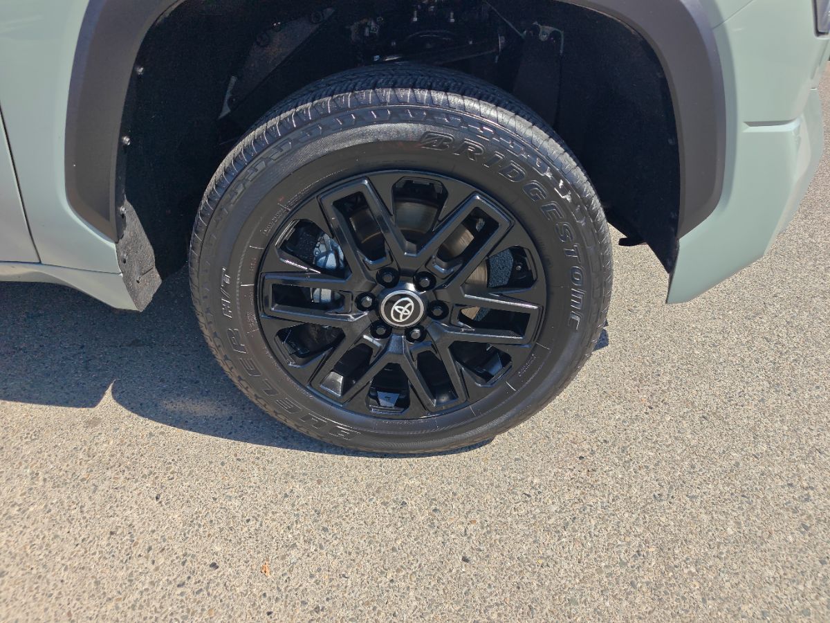 Toyota Tundra photo 8