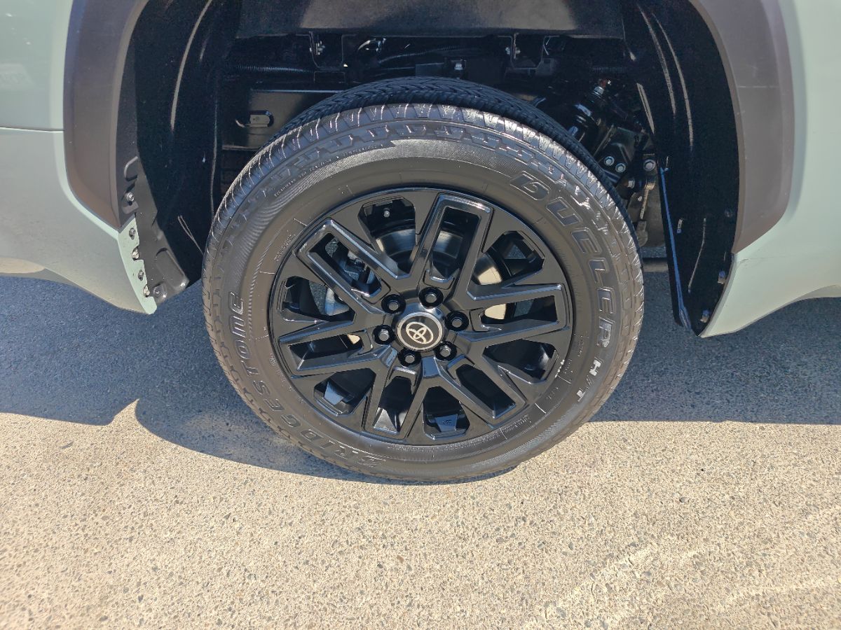 Toyota Tundra photo 9