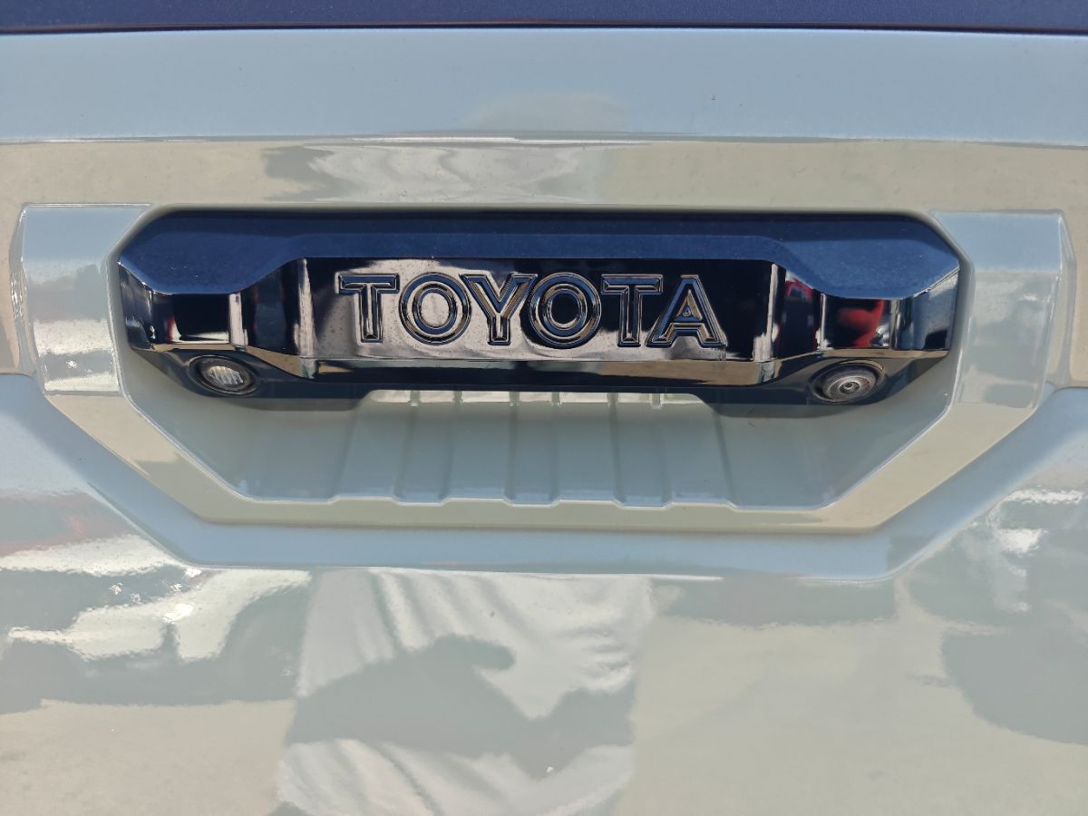 Toyota Tundra photo 13