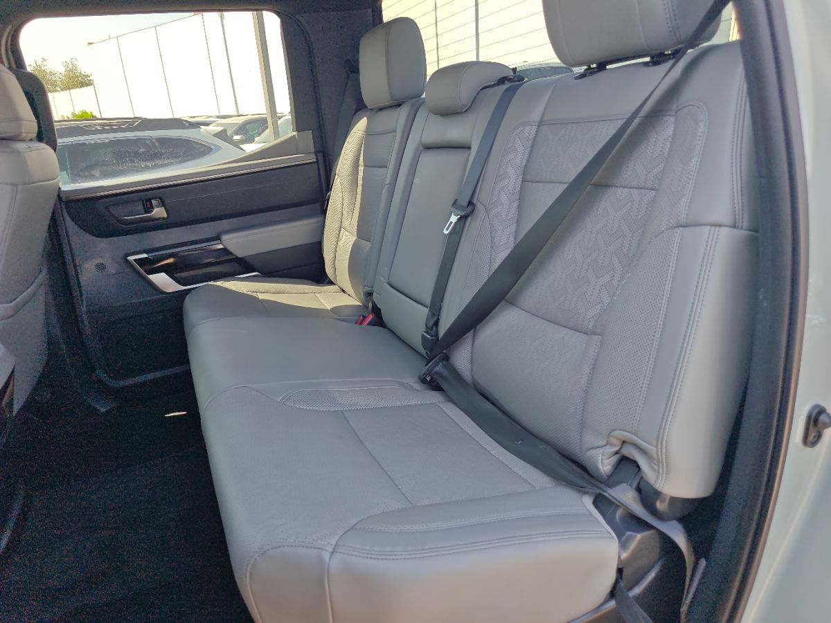 Toyota Tundra photo 17