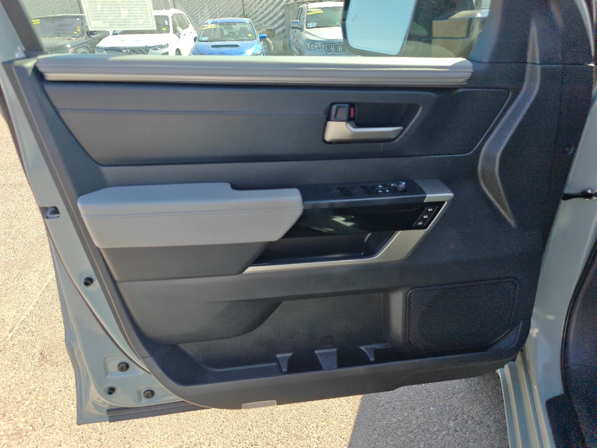 Toyota Tundra photo 21