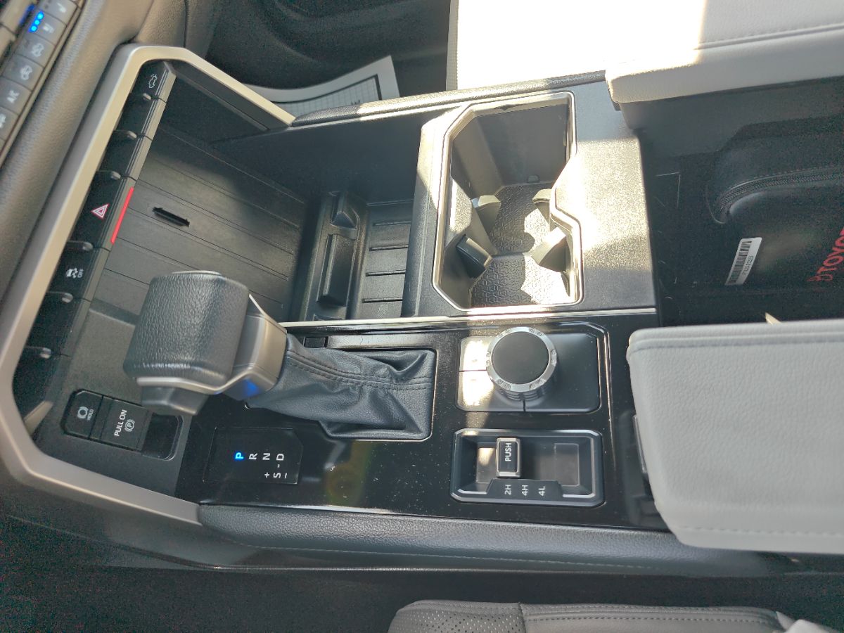 Toyota Tundra photo 32