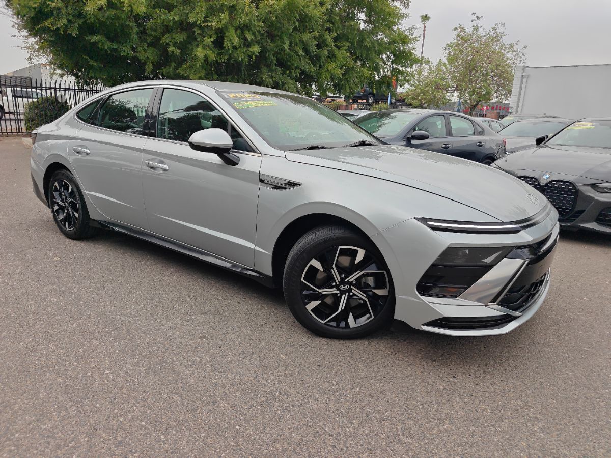 Hyundai Sonata photo 2