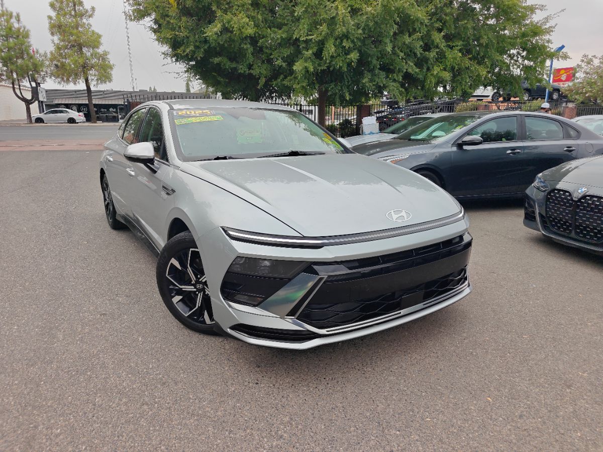 Hyundai Sonata photo 3