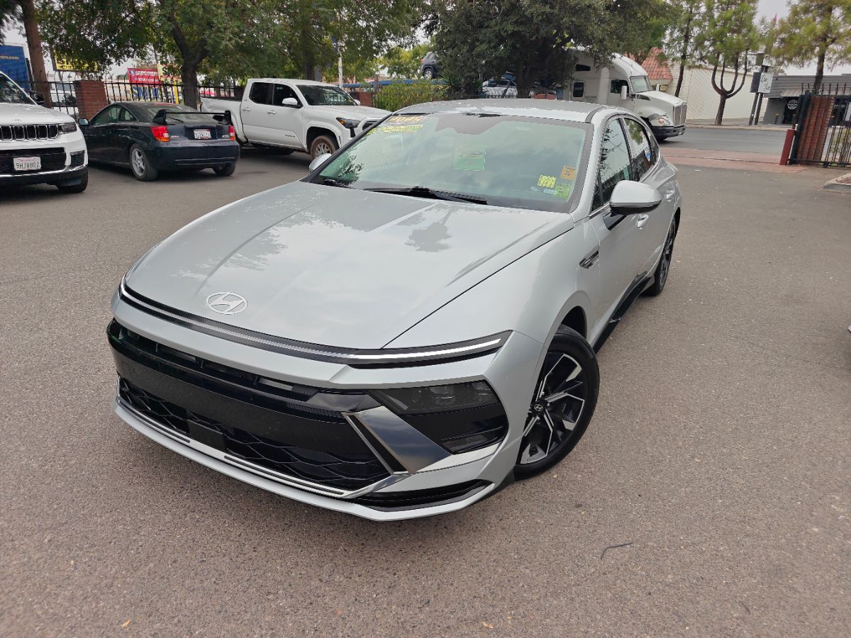 Hyundai Sonata photo 4