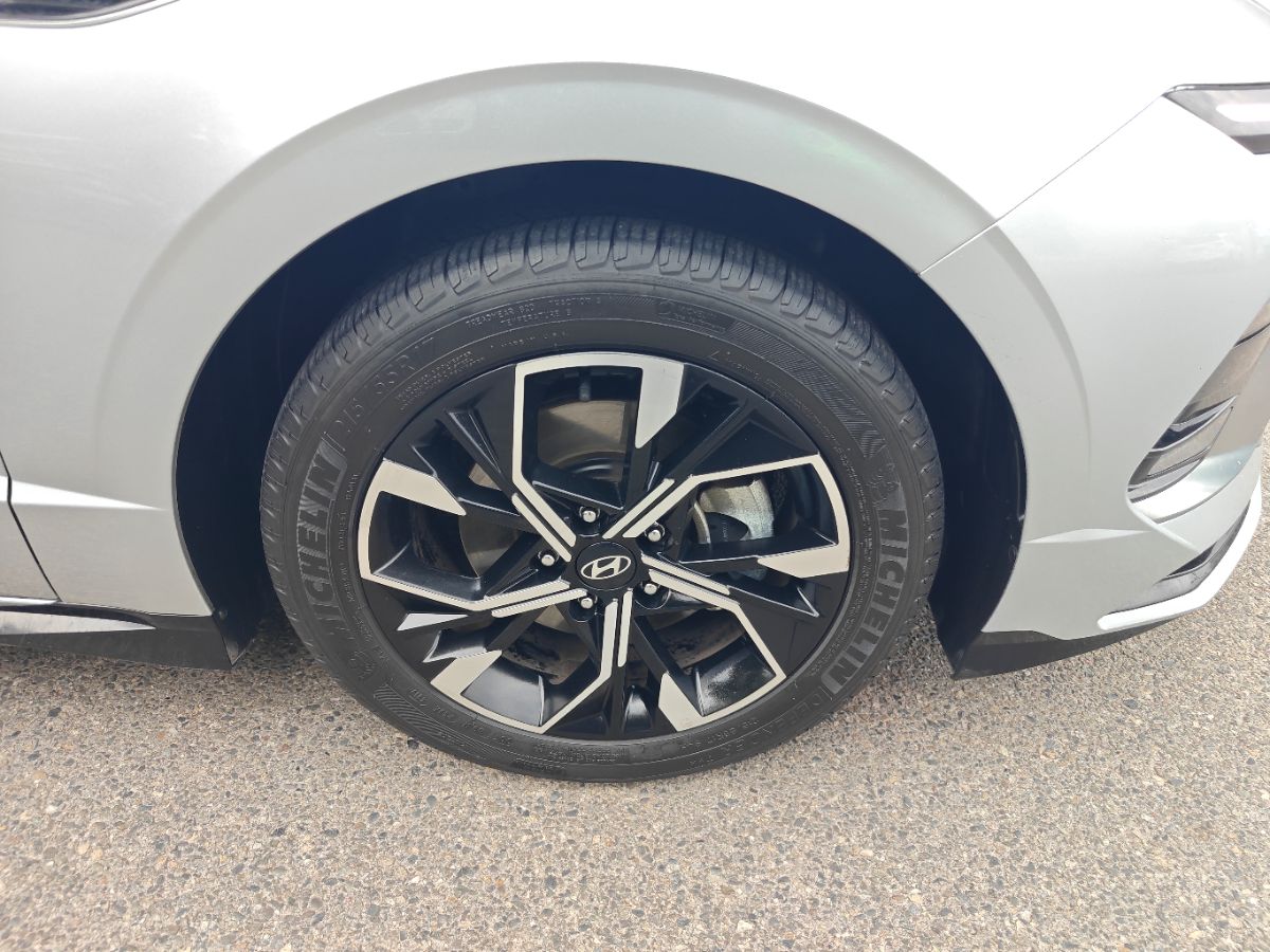 Hyundai Sonata photo 8