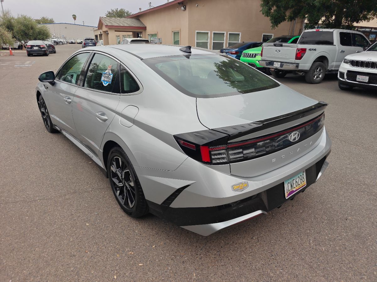 Hyundai Sonata photo 12