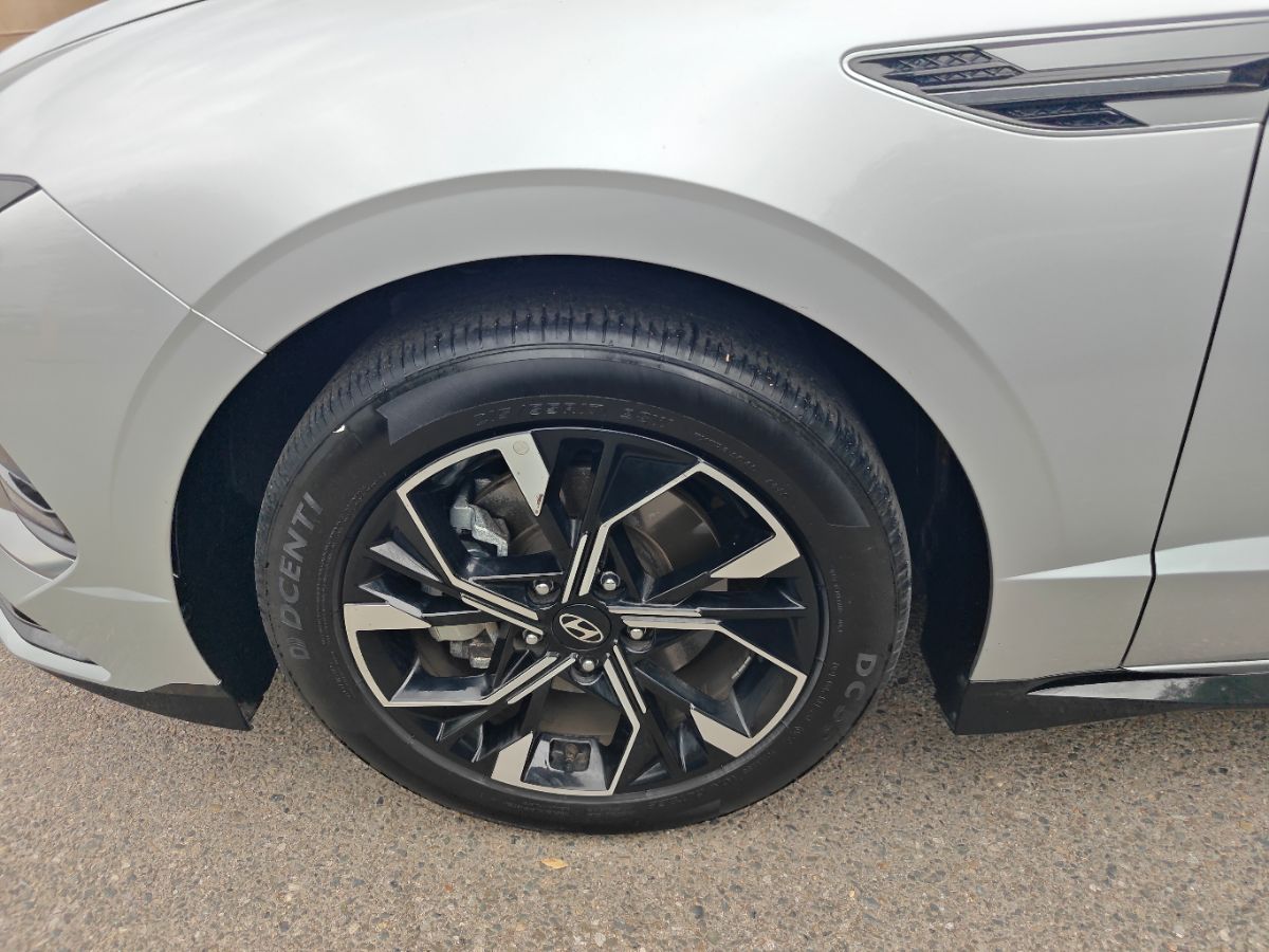 Hyundai Sonata photo 16