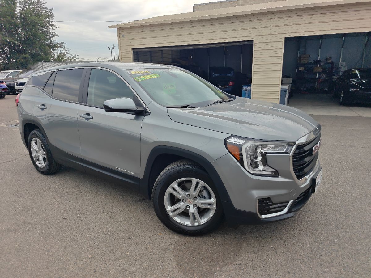 GMC Terrain photo 2