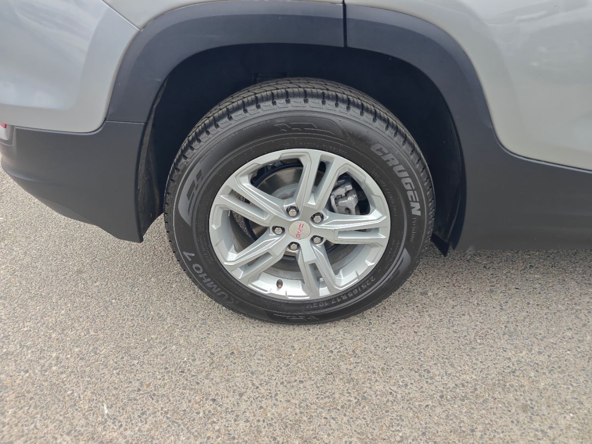 GMC Terrain photo 9