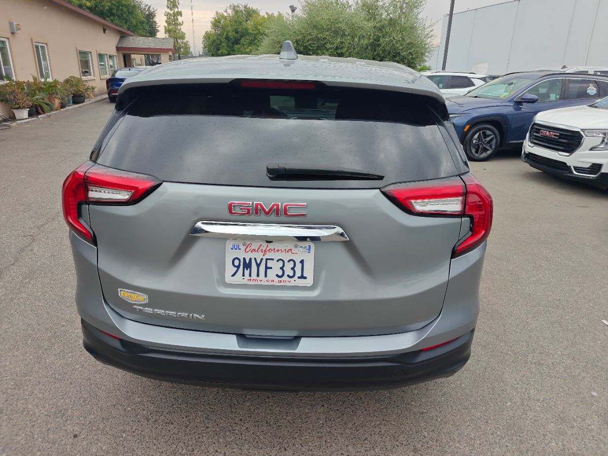GMC Terrain photo 11