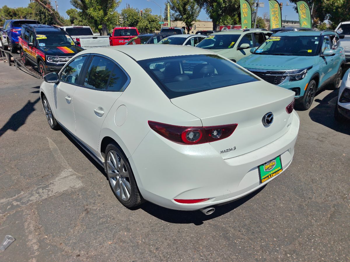 Mazda Mazda3 photo 12