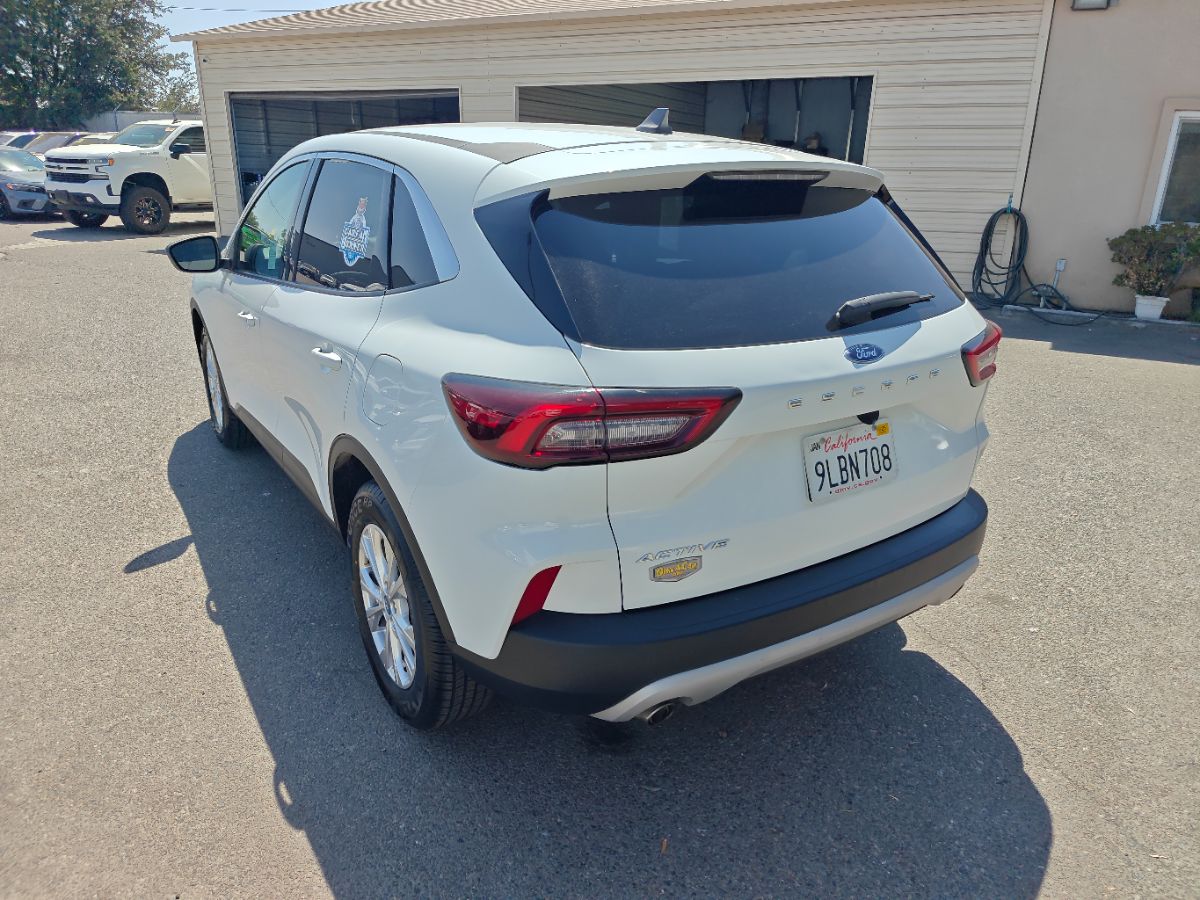 Ford Escape photo 12