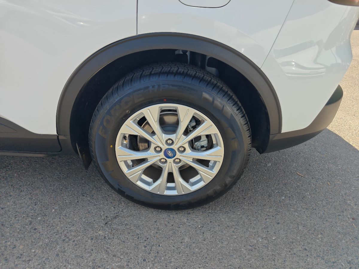Ford Escape photo 16