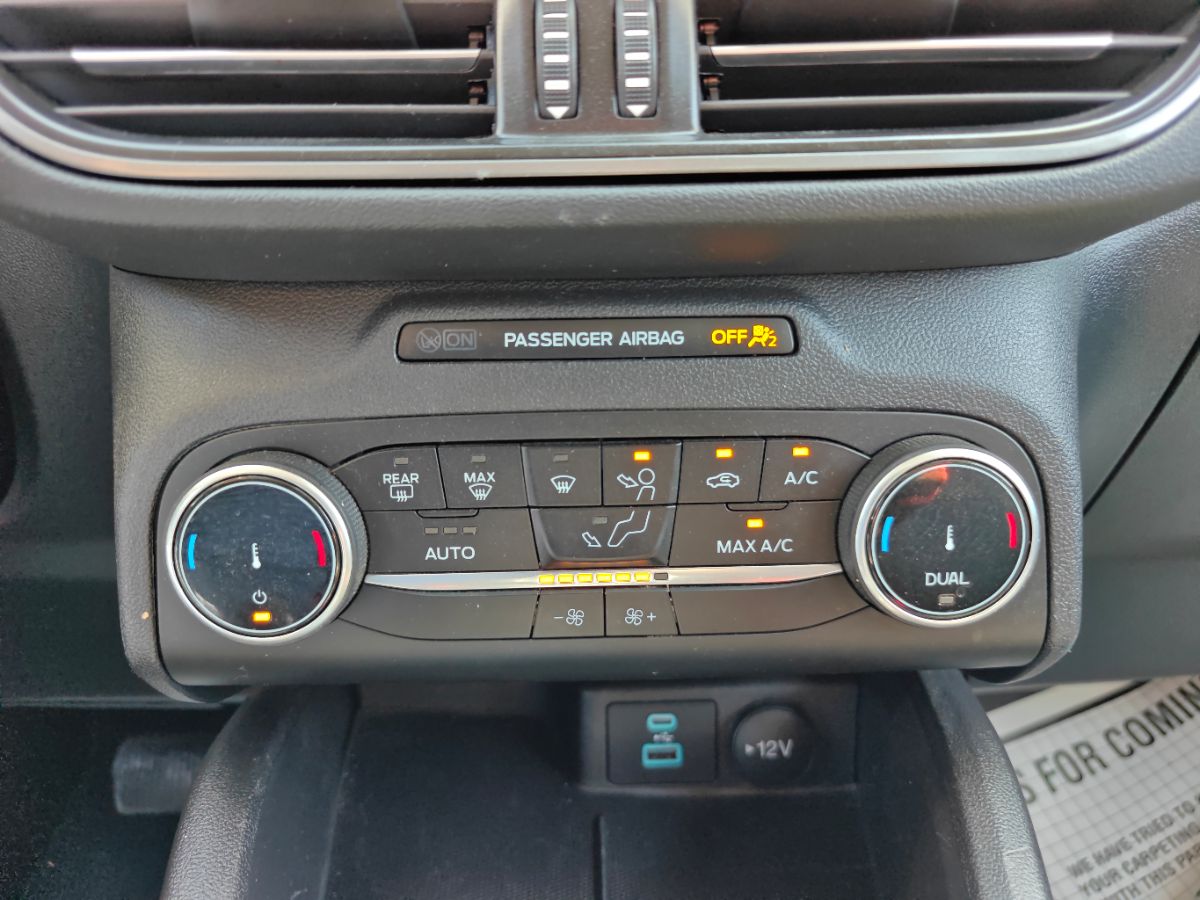 Ford Escape photo 32