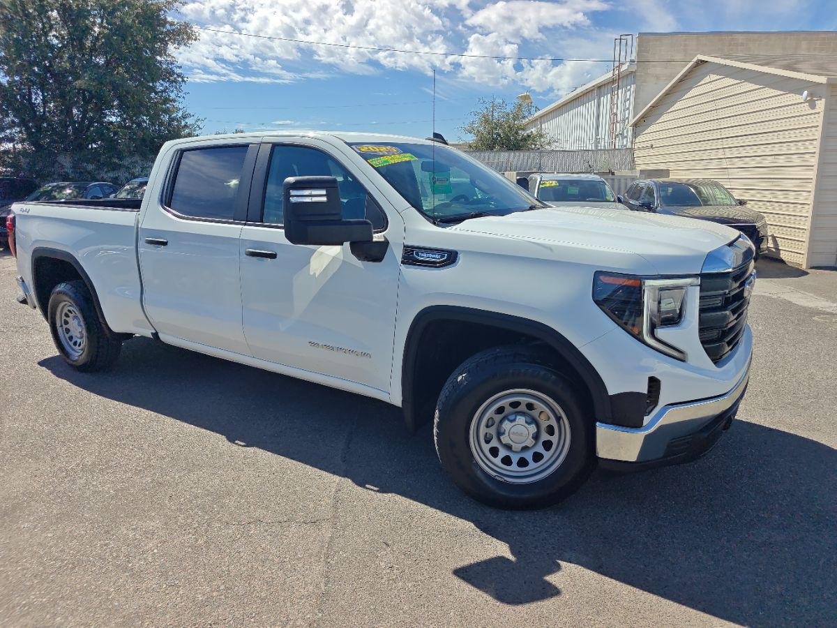 GMC Sierra photo 2
