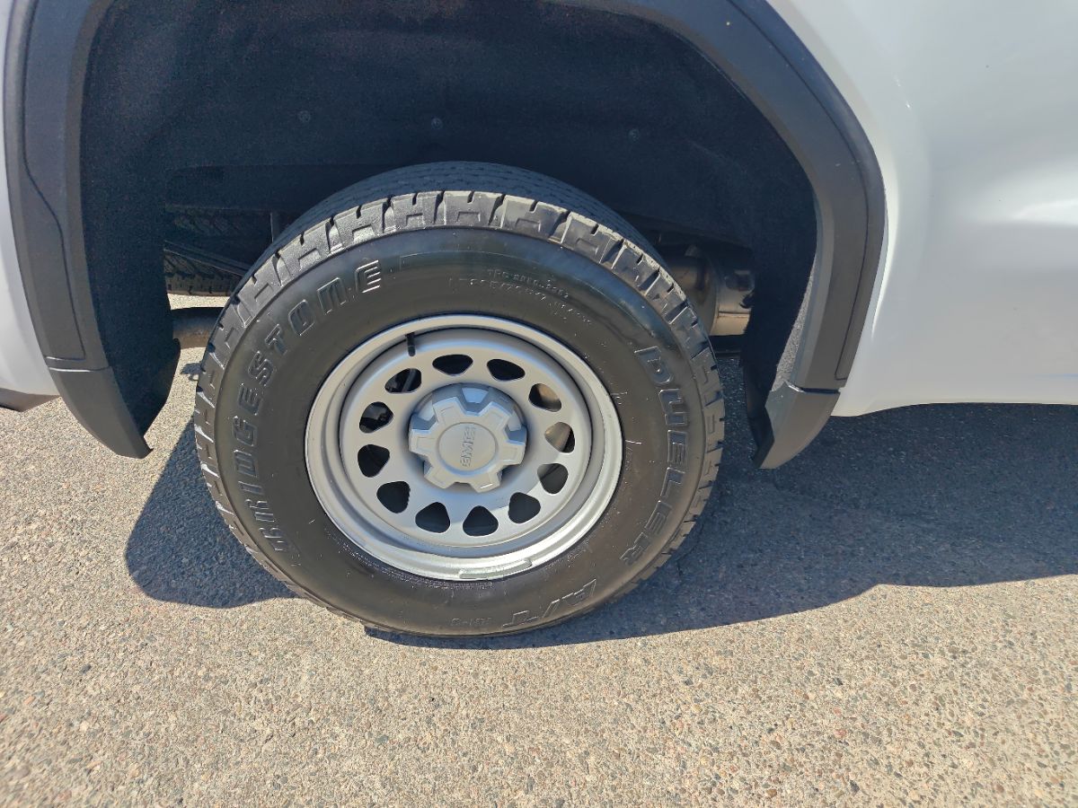 GMC Sierra photo 9