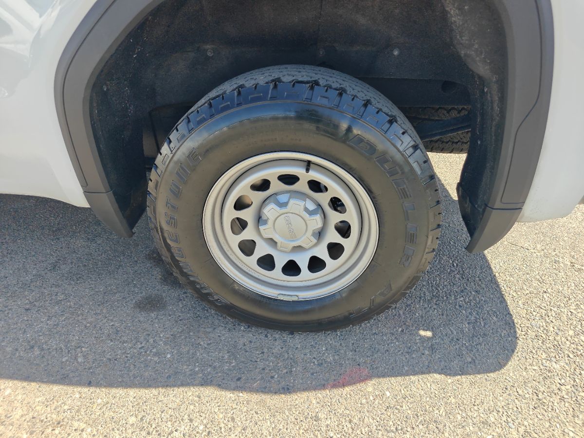 GMC Sierra photo 15