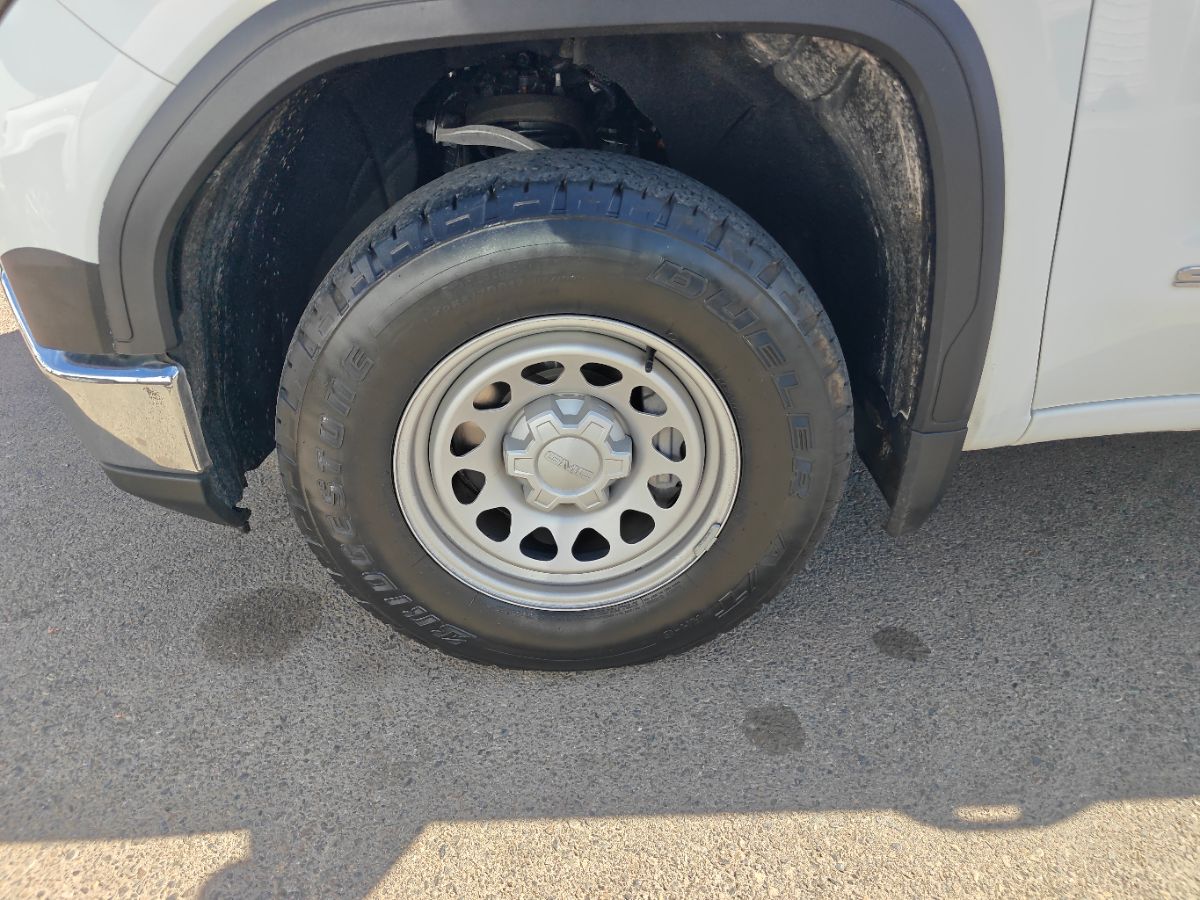 GMC Sierra photo 16