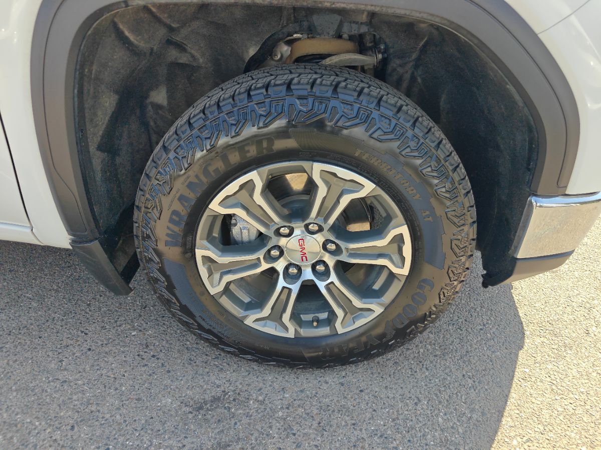 GMC Sierra photo 8