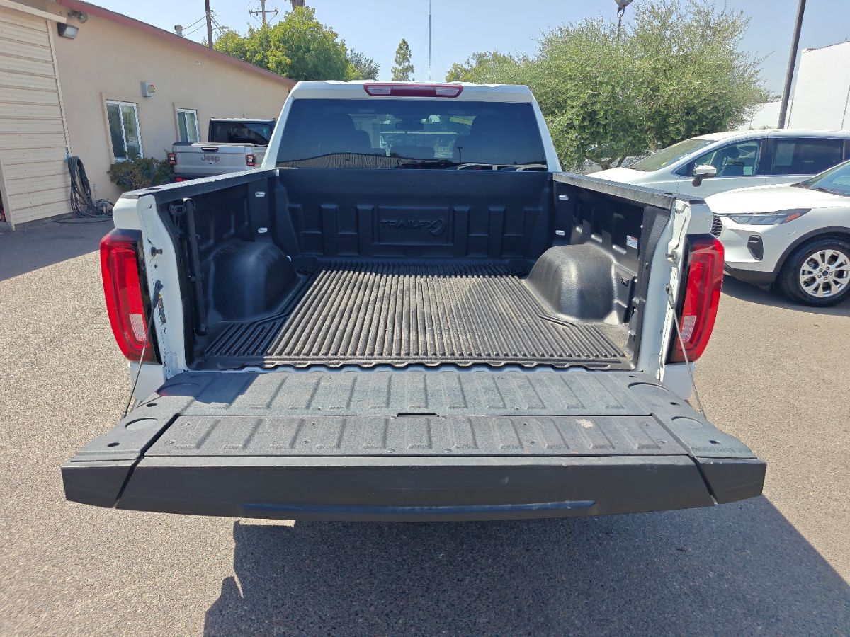 GMC Sierra photo 15