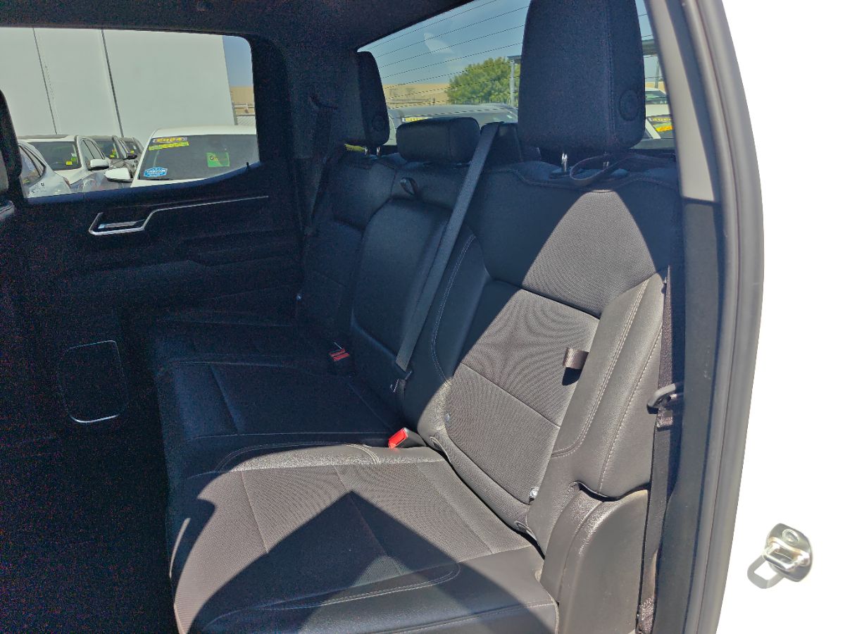 GMC Sierra photo 18