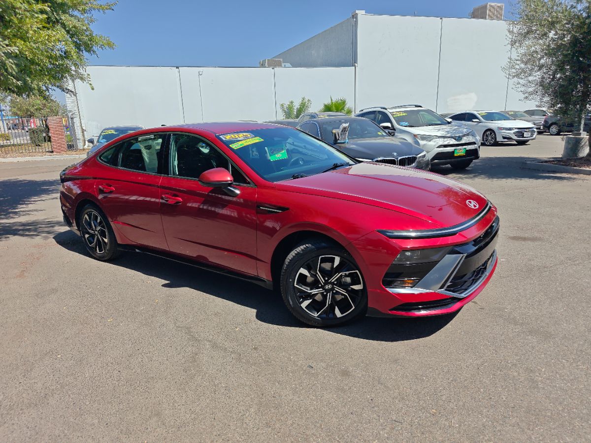 Hyundai Sonata photo 2