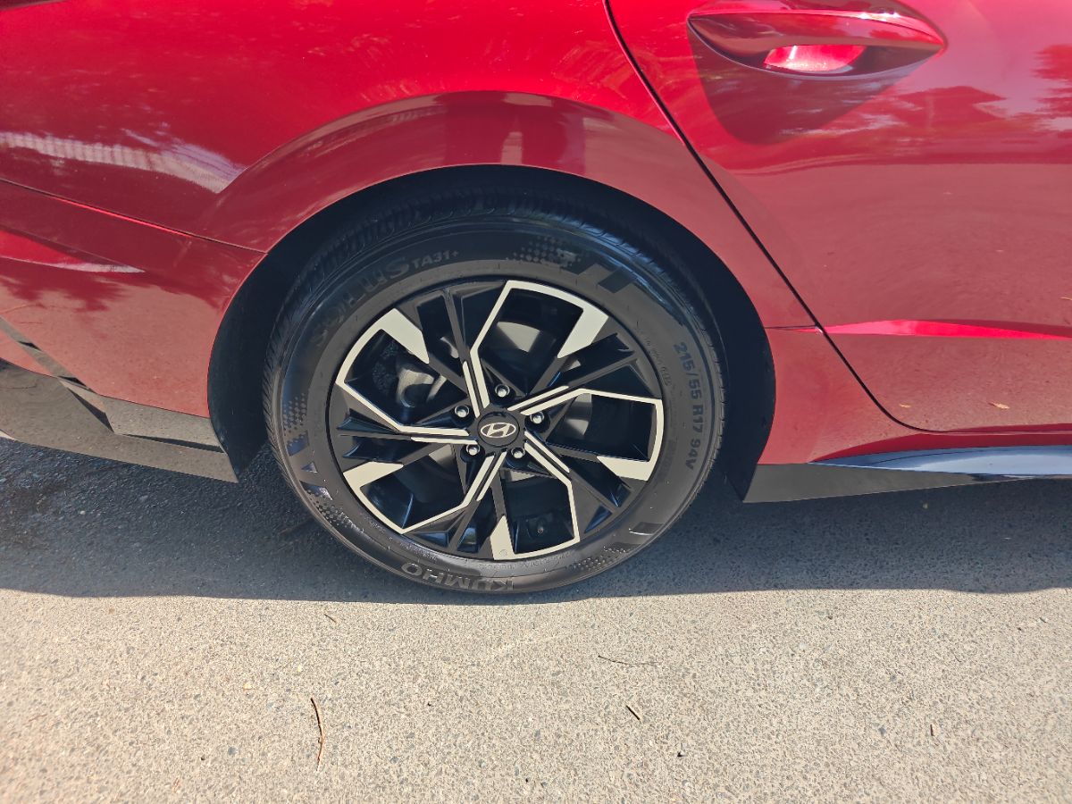 Hyundai Sonata photo 9