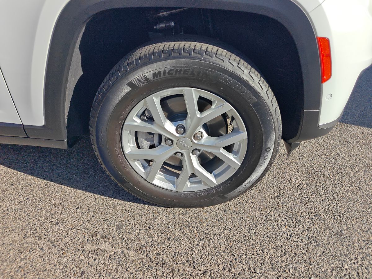Jeep Grand Cherokee L photo 8
