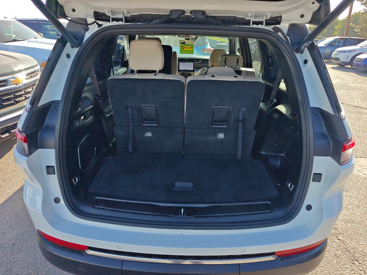 Jeep Grand Cherokee L photo 14