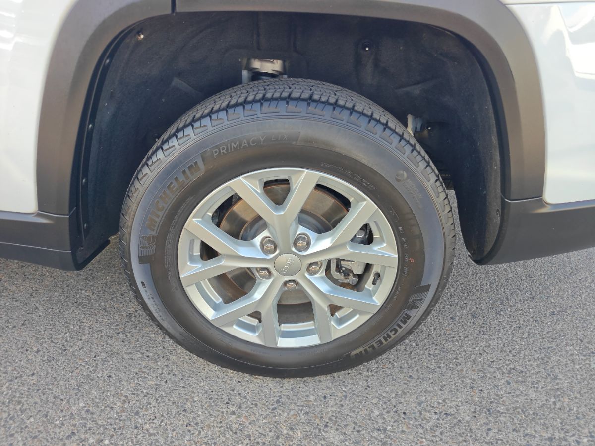 Jeep Grand Cherokee L photo 16