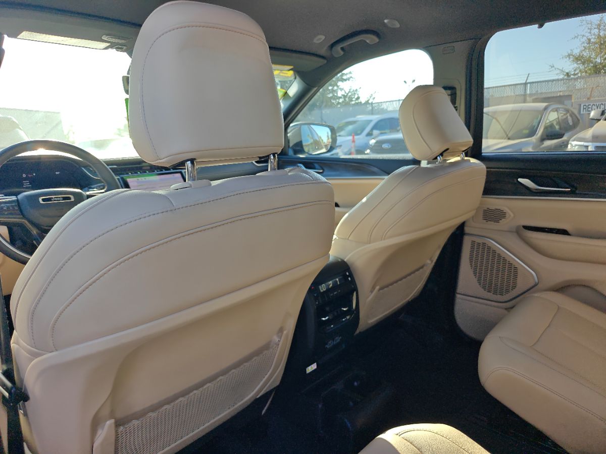 Jeep Grand Cherokee L photo 20