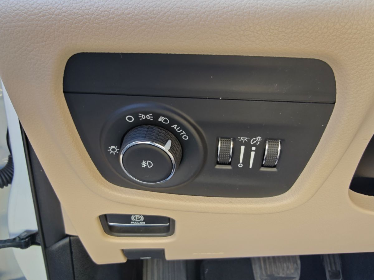 Jeep Grand Cherokee L photo 28