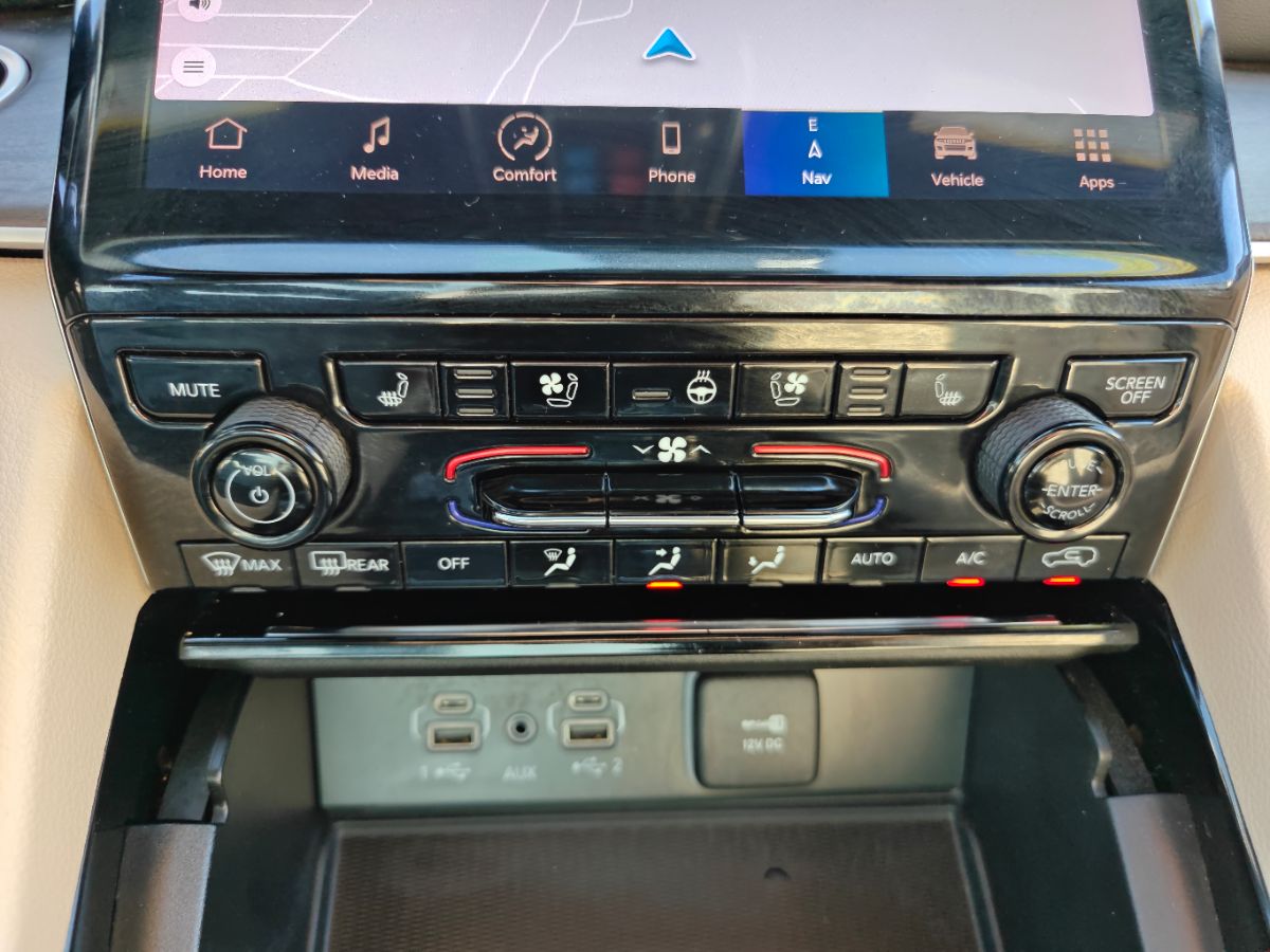 Jeep Grand Cherokee L photo 34