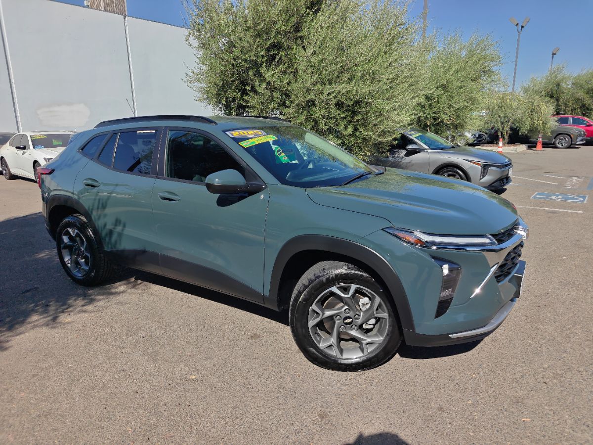Chevrolet Trax photo 2