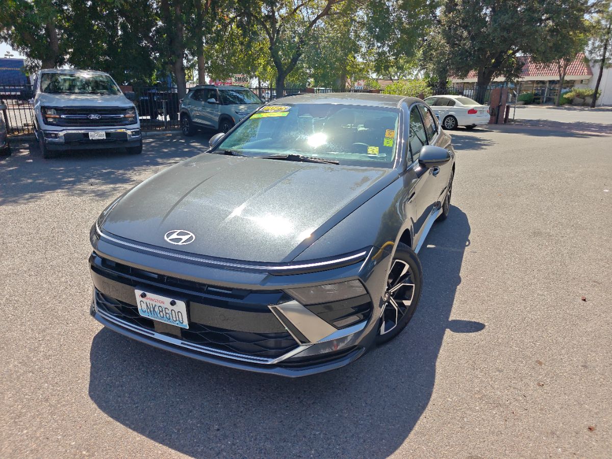 Hyundai Sonata photo 4