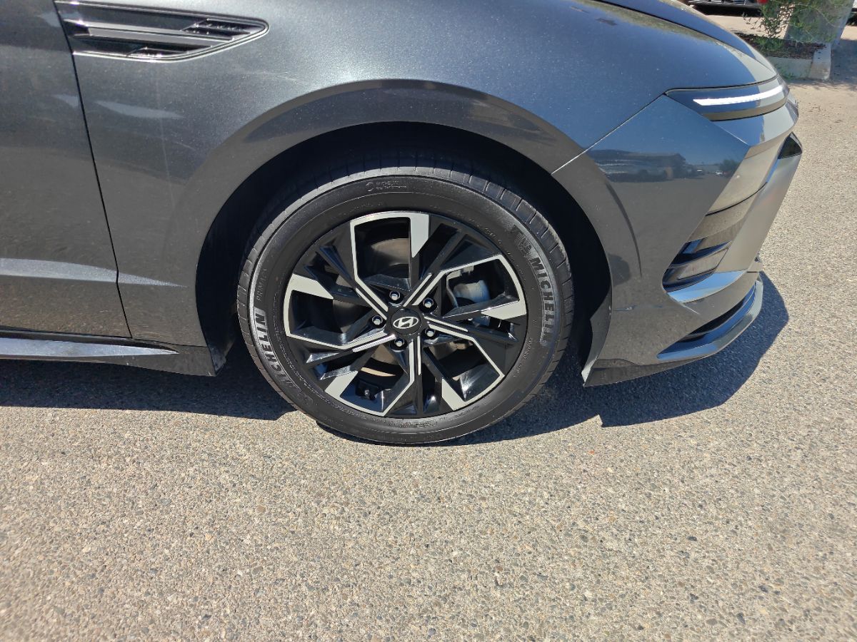Hyundai Sonata photo 8