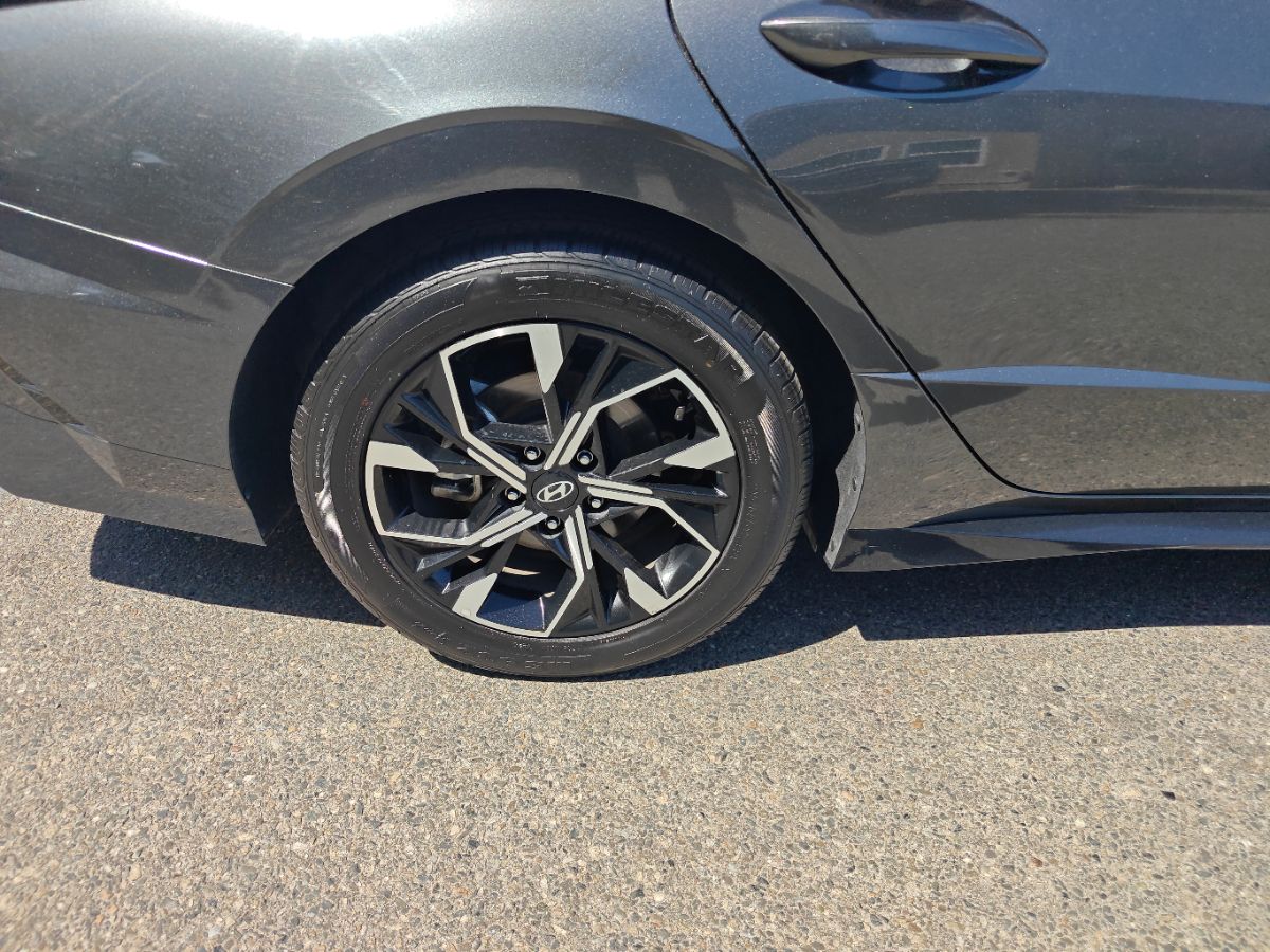 Hyundai Sonata photo 9