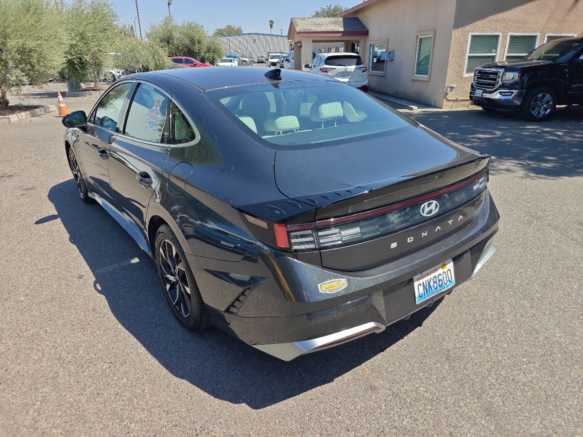 Hyundai Sonata photo 12